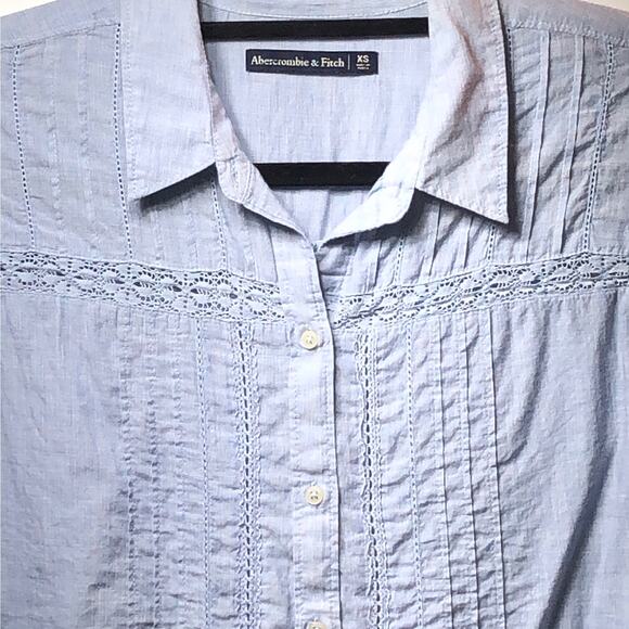 Abercrombie & Fitch Button Up Shirt Womens Size XS Light Blue Eyelet Lace - Picture 3 of 6